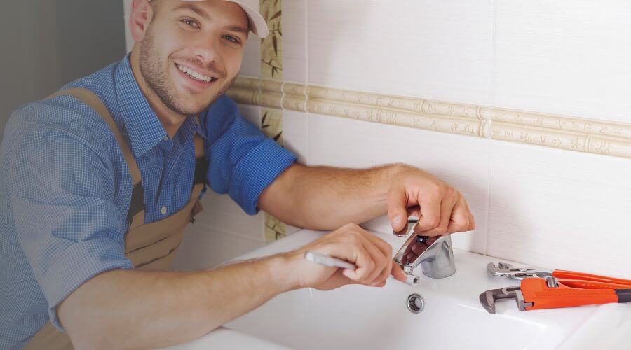 Local expert plumbing services in Dix, IL
